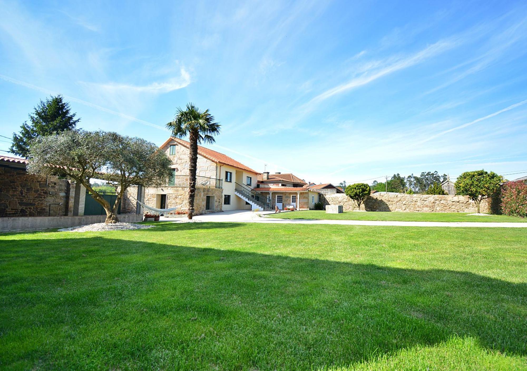 Galihost - Casa Con Enorme Jardin En Cambados Villa Buitenkant foto