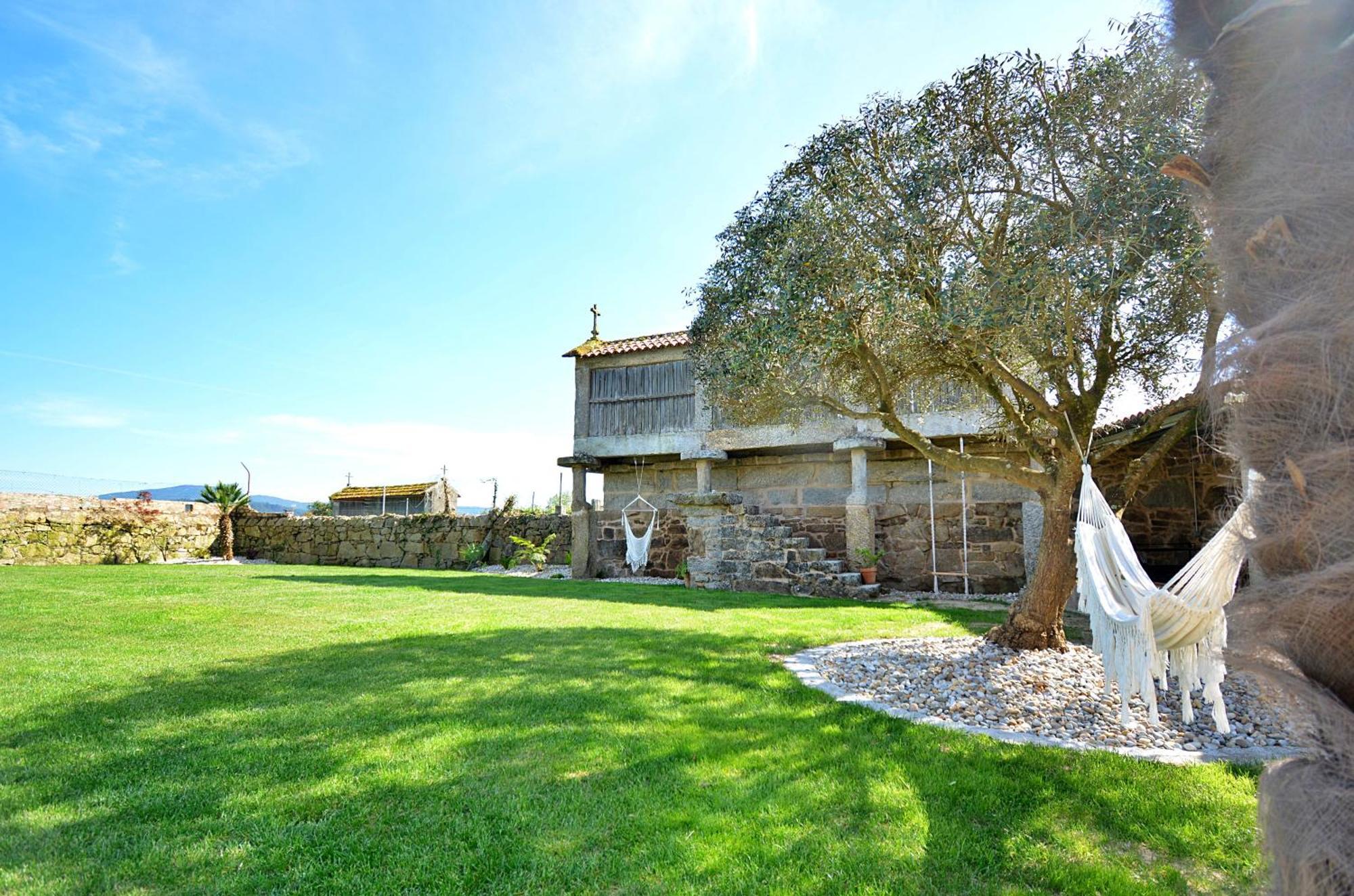 Galihost - Casa Con Enorme Jardin En Cambados Villa Buitenkant foto