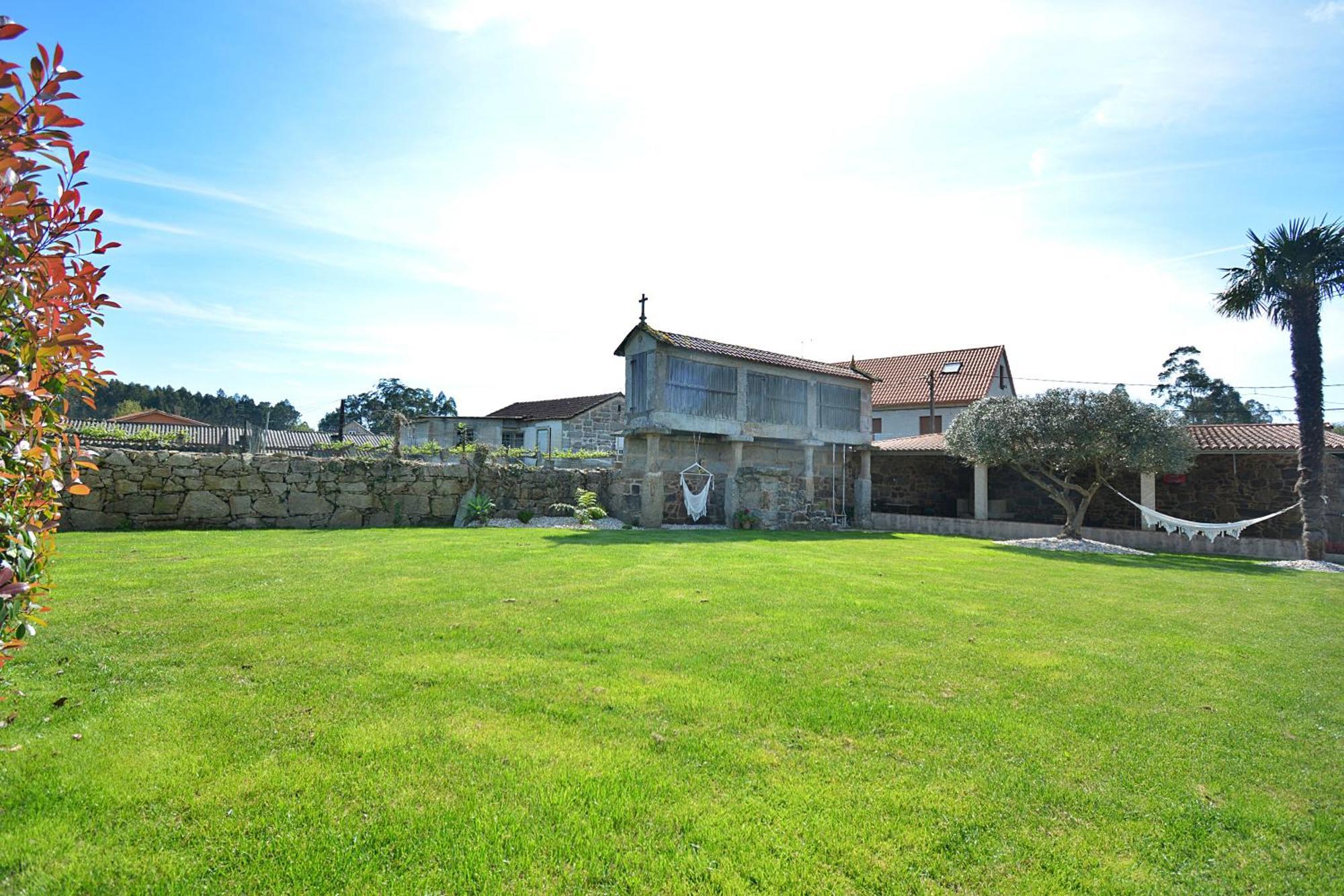 Galihost - Casa Con Enorme Jardin En Cambados Villa Buitenkant foto