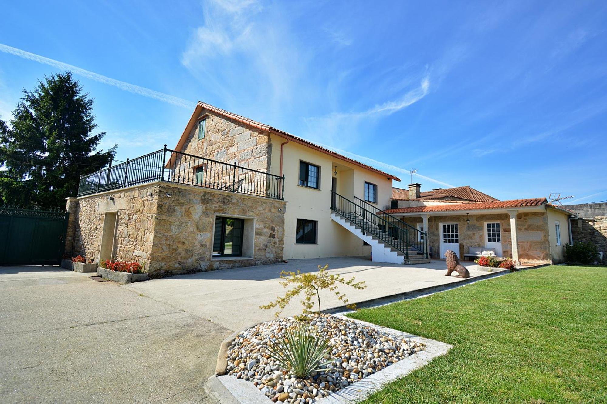 Galihost - Casa Con Enorme Jardin En Cambados Villa Buitenkant foto